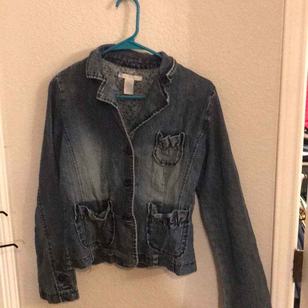 Denim jacket with pockets